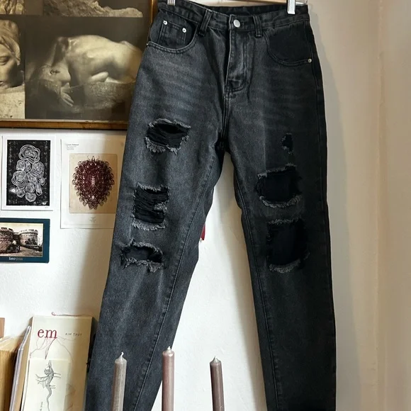 BLACK RIPPED JEANS - Picture 1 of 3